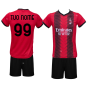 Kit con maglia Milan ufficiale da personalizzare replica 2023/2024 autorizzato con pantaloncino nero adulto e bambino